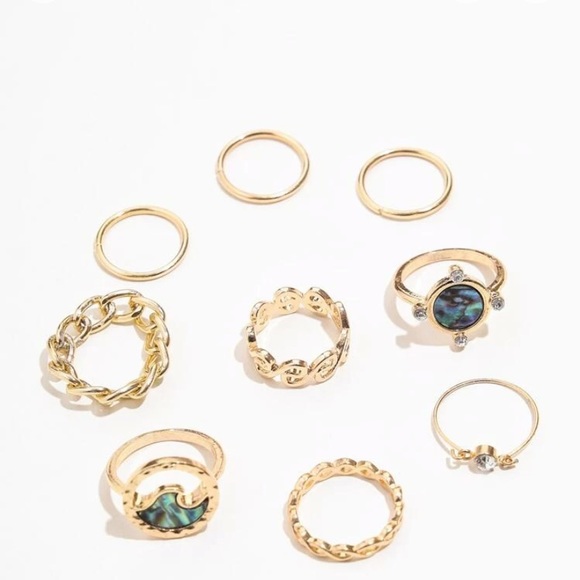 ☀️3/$30 9pc gold chain rhinestone ring set - Picture 2 of 3